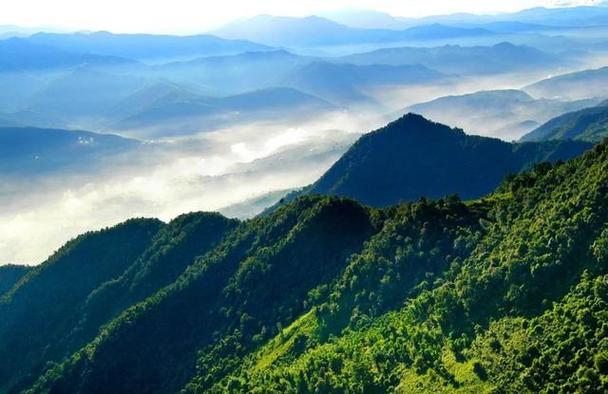 玉溪有什么好玩的地方哀牢山属于哪里用旅游景点来回答，你想去哪里旅游 长安(584119)